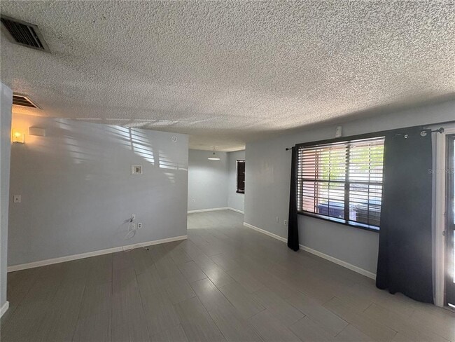 Building Photo - 477 Garden Dr N