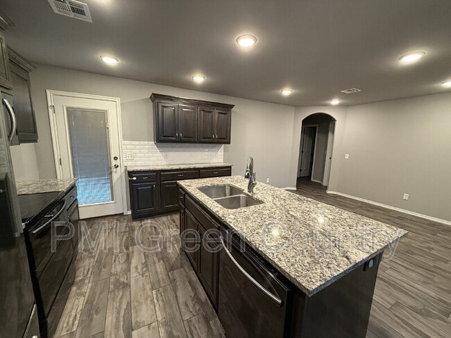 Building Photo - 14153 S 270th E Ave