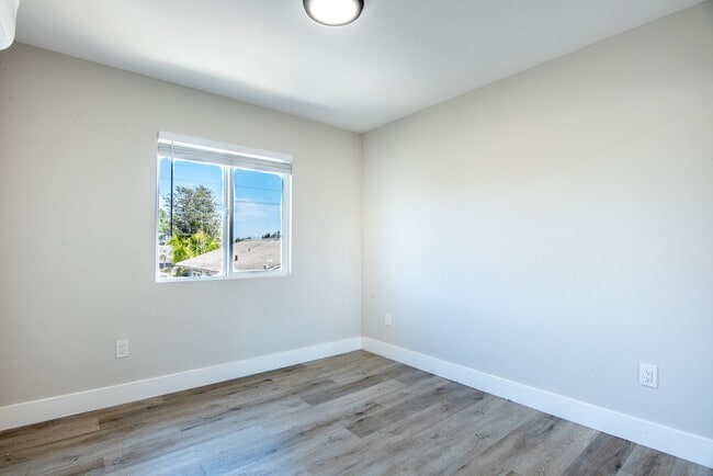 Building Photo - 4826 33rd St