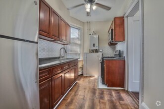Building Photo - 327 8th St