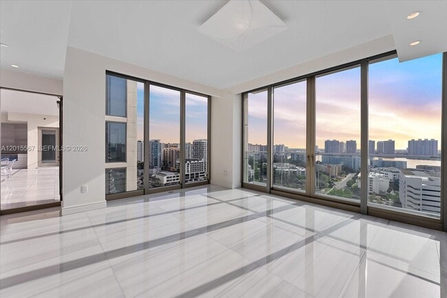 Building Photo - 17901 Collins Ave