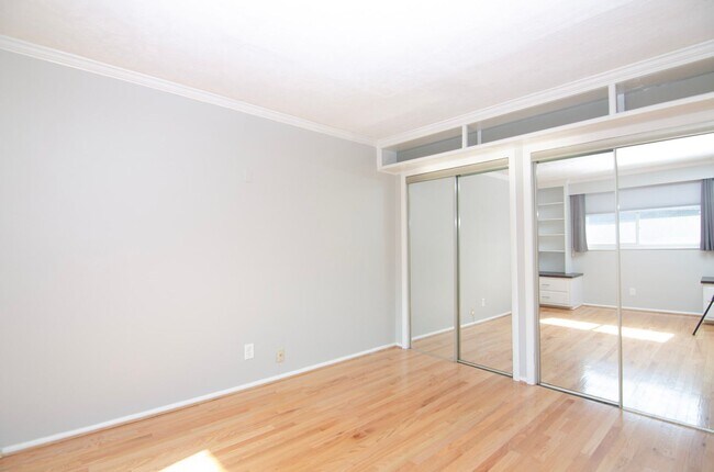 Building Photo - 201 Acklen Park Dr