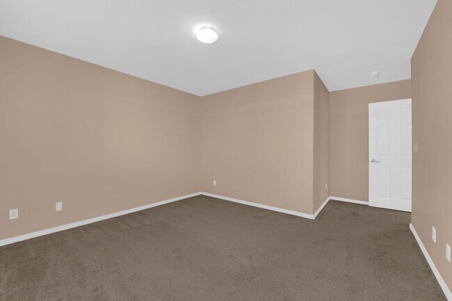 Building Photo - 7330 Phlox Rd