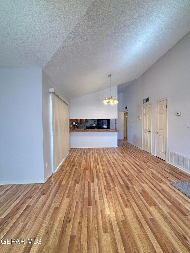 Building Photo - 10928 Duke Snider Cir