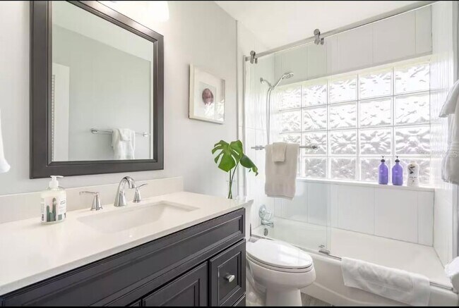 Building Photo - 2545 Webber St