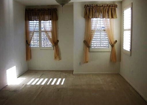 Building Photo - Beautiful Windemere Town Home w/ Den