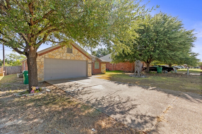 Building Photo - 2936 Palomino Trail
