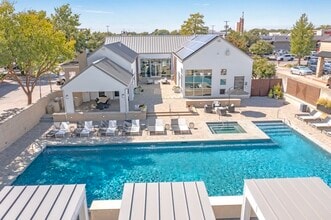 Building Photo - Pavilion Townplace at Inwood Village Apartments