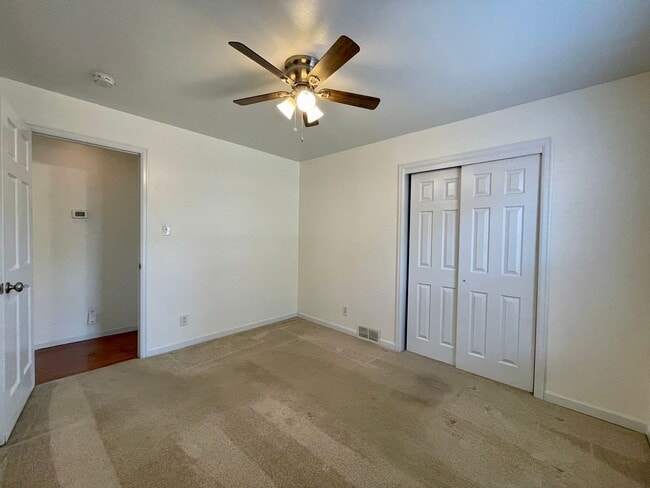 Building Photo - $0 DEPOSIT OPTION!  CHARMING 3BED/2BATH HARVEY PARK RANCH STYLE HOME!