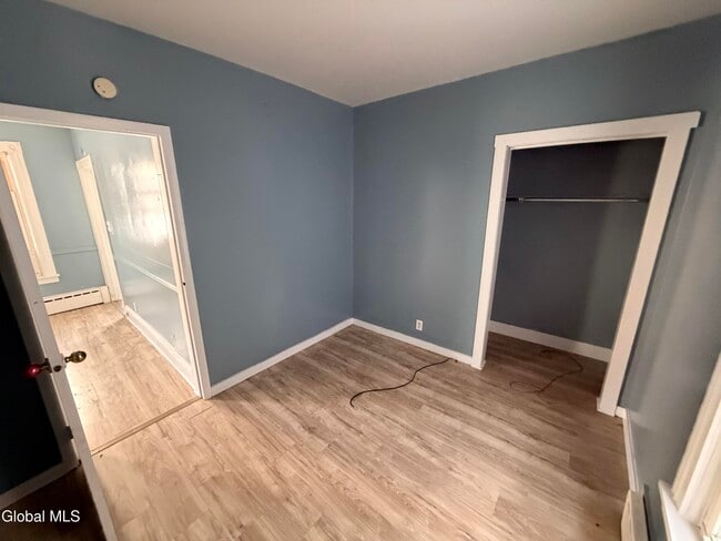 Building Photo - 18 Swan St