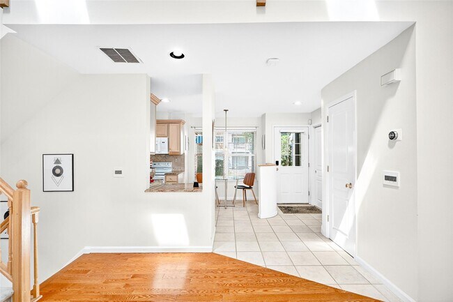 Building Photo - 3 Deertree Ln