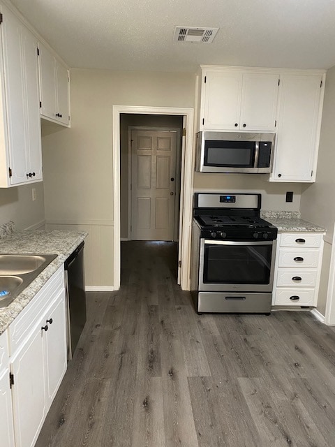 Building Photo - 5725 Belleau Dr