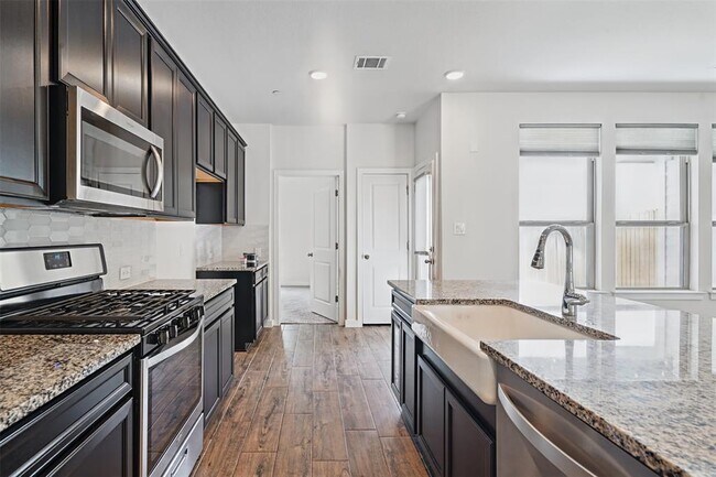 Building Photo - 2500 Forest Creek Dr
