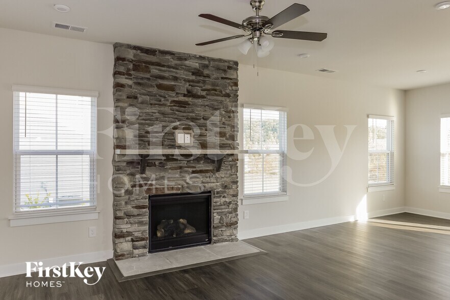 Building Photo - 7189 Waterwheel St SW