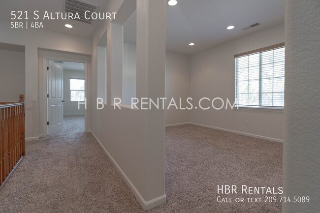 Building Photo - 521 S Altura Ct