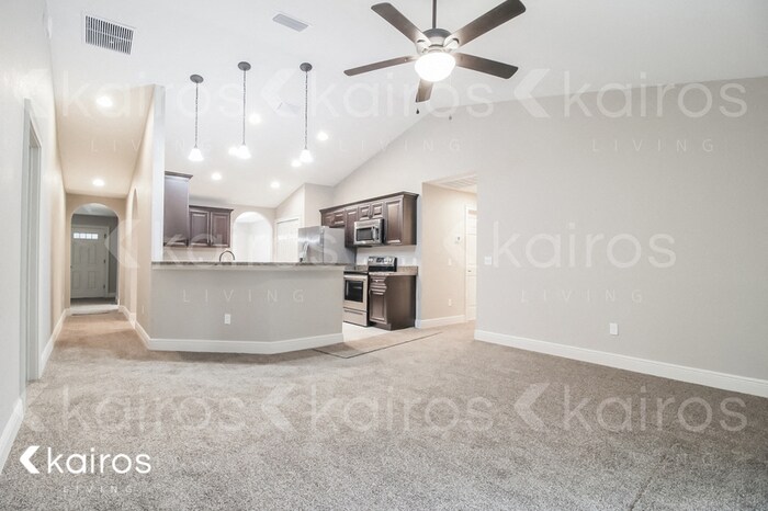 Building Photo - 17 Malauka Radial Cir