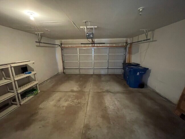 Building Photo - Forest Hills Condo 2 Bedroom  Clements Mill