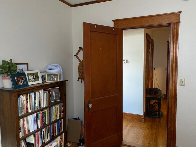 Building Photo - 21 Fessenden St