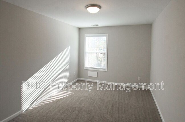 Building Photo - 2290 Connally Pl