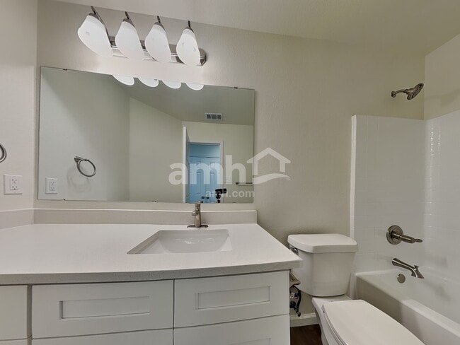 Building Photo - 7505 Fossil Lake Dr