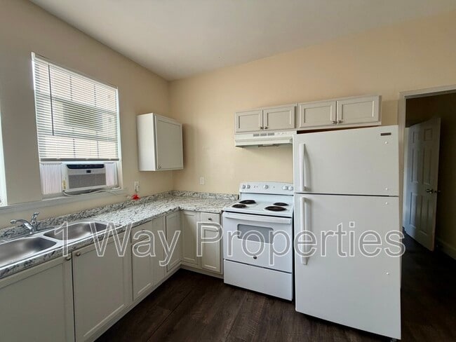 Building Photo - 7409 4th St