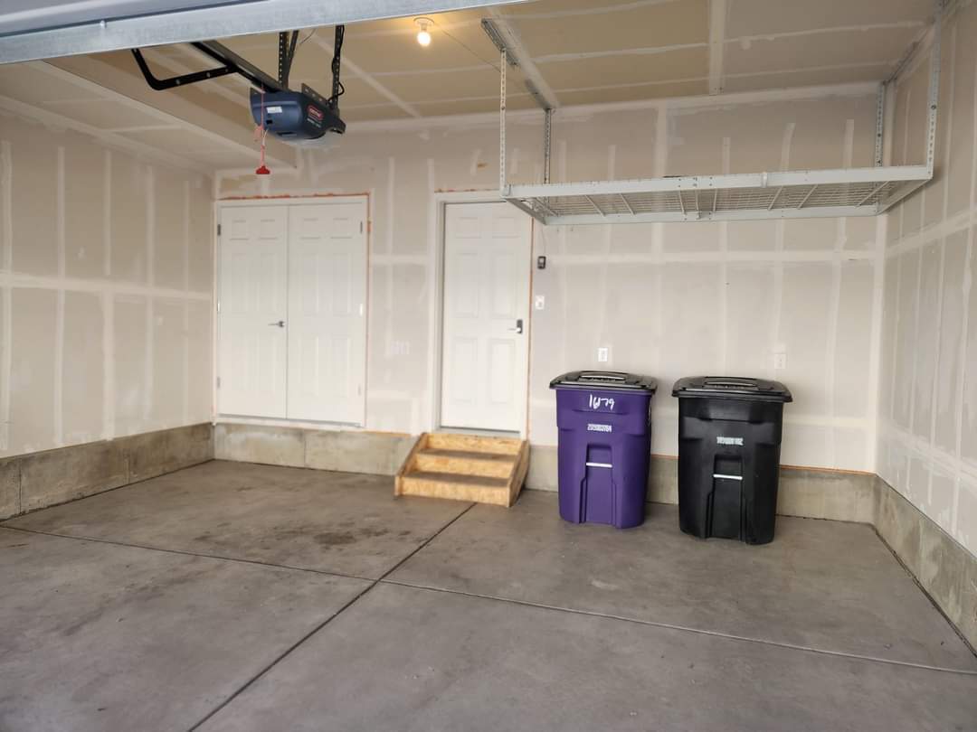 Building Photo - 16179 E Elk Dr
