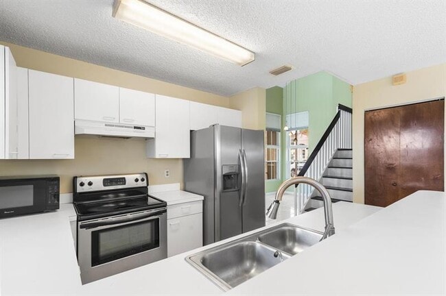 Building Photo - 3138 W Buena Vista Dr