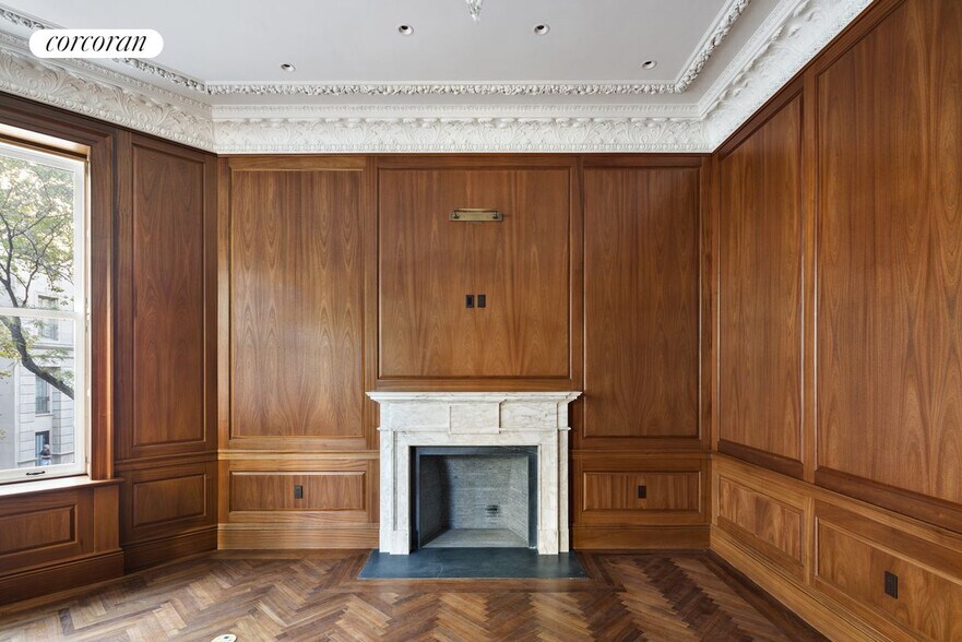 Building Photo - 4 E 64th St