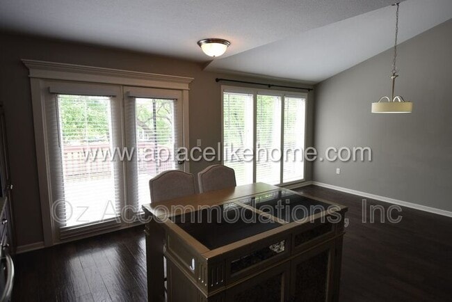 Building Photo - 6303 W 155th Pl