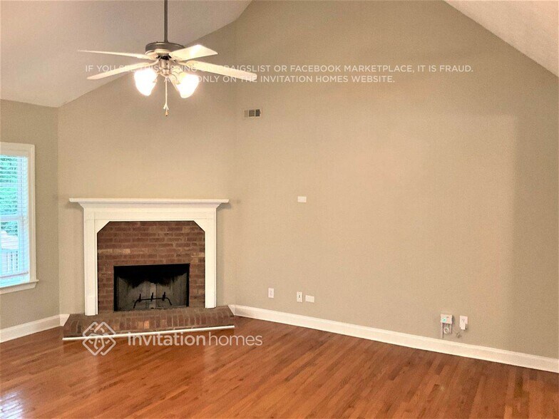 Building Photo - 2201 Snapping Shoals Rd