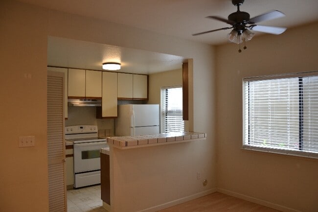 Building Photo - 1420 Foothill Meadows Ct