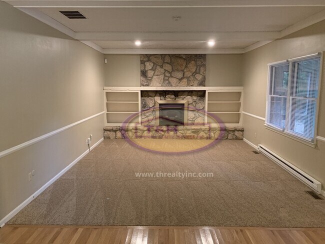 Building Photo - Spacious Home in Perry Township!