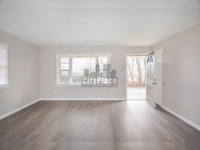 Building Photo - 9162 E 17th St