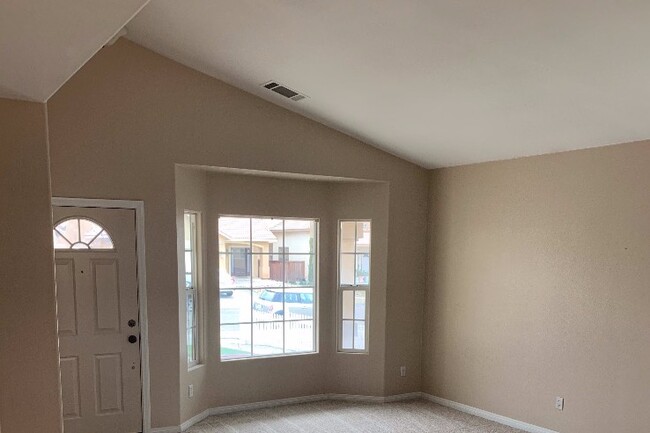 Living room - 9219 Canyon View Ave