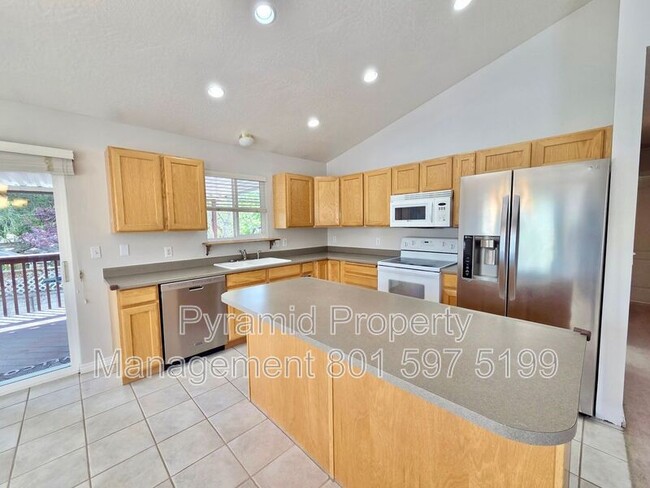 Building Photo - 2128 S 2060 E
