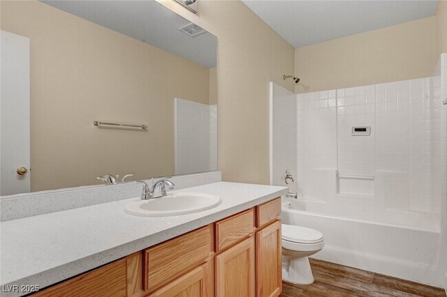 Building Photo - 494 Groft Way