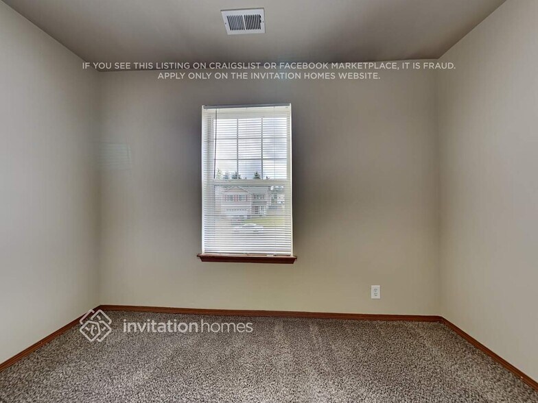 Building Photo - 1509 203rd St E