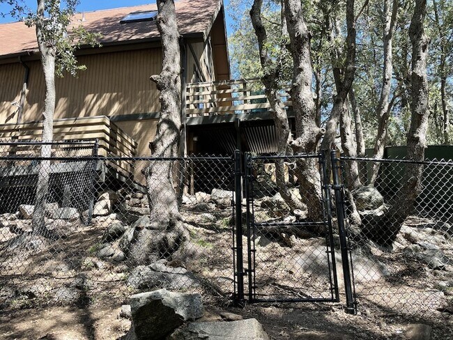 Building Photo - 52633 Sunset Dr