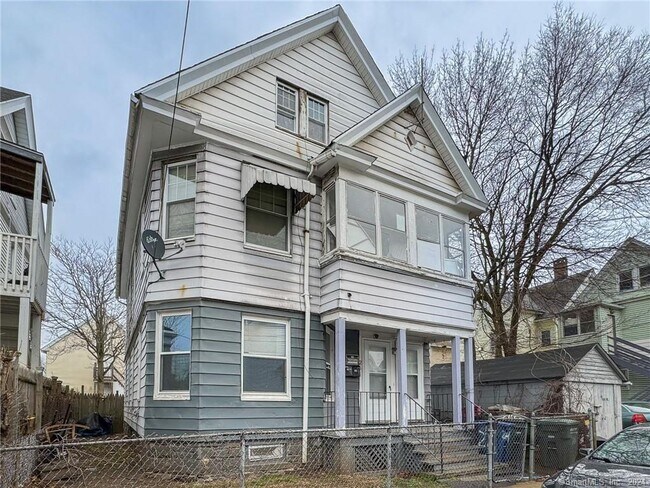 Building Photo - 26 Pleasant St