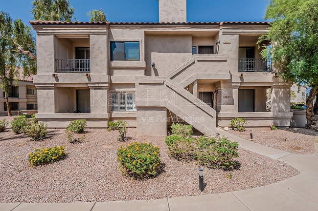Building Photo - 9708 E Vía Linda