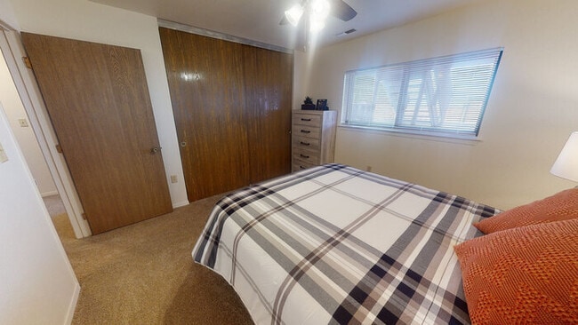 Building Photo - 393 Mickelson Ct