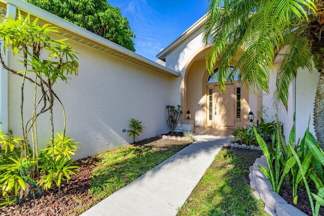 Building Photo - 967 SE Browning Ave