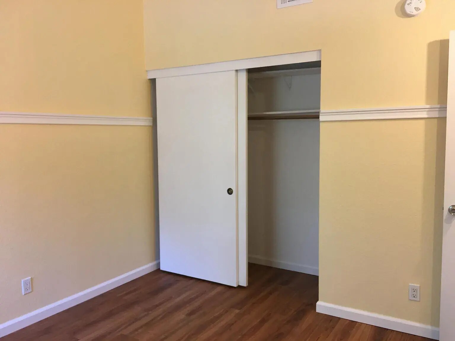 Spacious 2nd bedroom with new floor - 5318 Borneo Cir