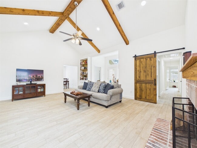 Building Photo - 1210 Berkeley Lake Ln