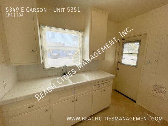 Building Photo - 5349 E Carson St