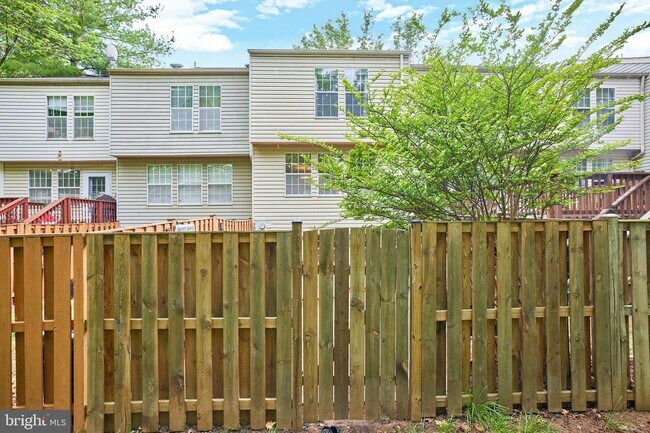 Building Photo - 6633 Skylemar Trail