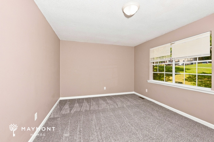 Building Photo - 1333 Turf Dr