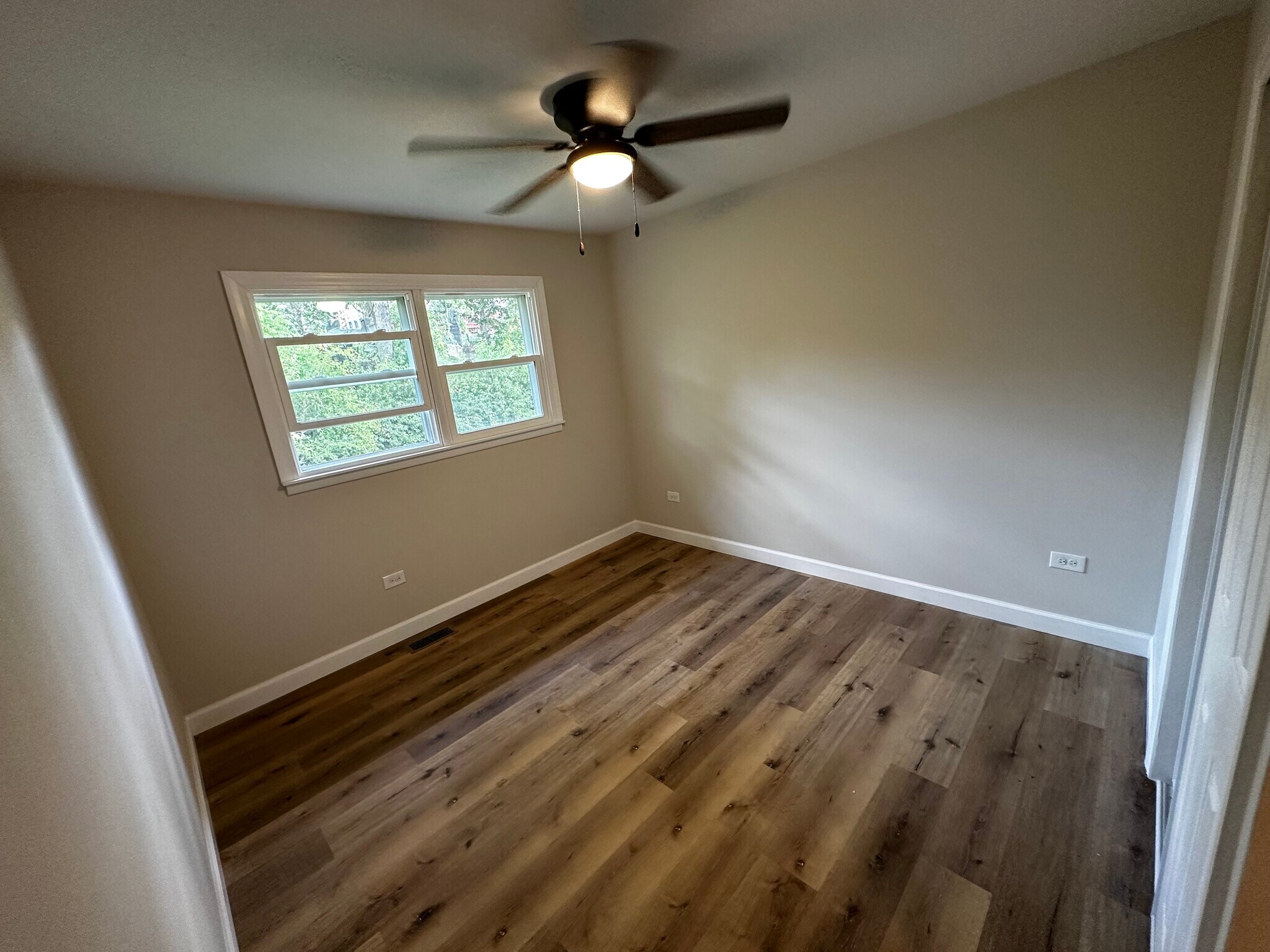 Building Photo - 10325 S Interlochen Dr