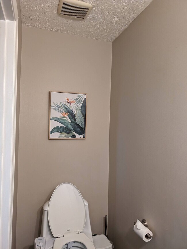 Building Photo - 1303 Colony Dr