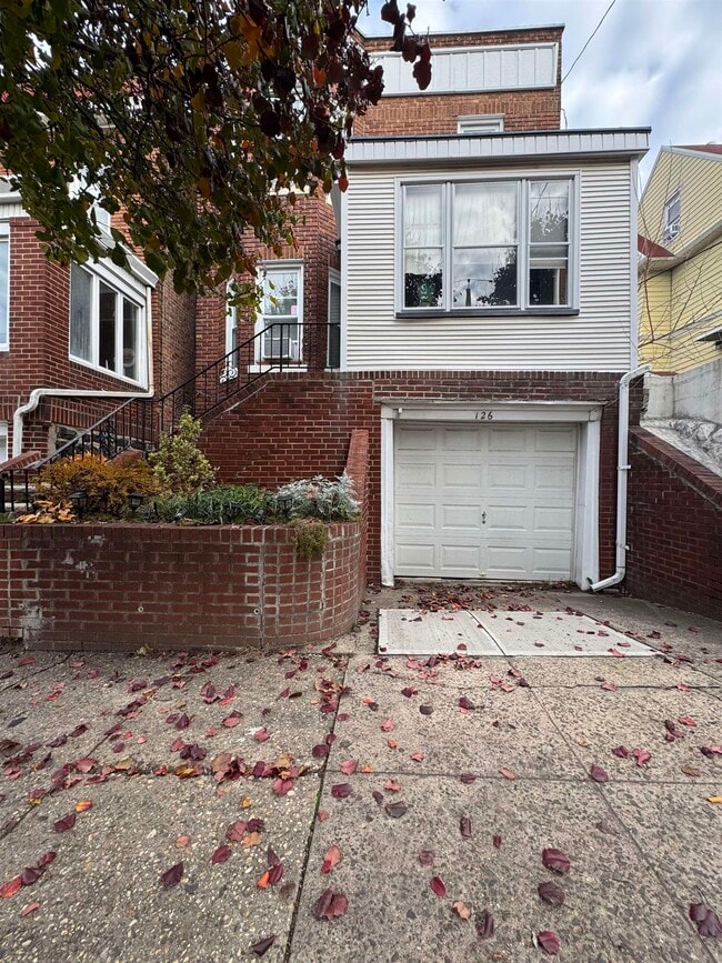 Building Photo - 126 78th St